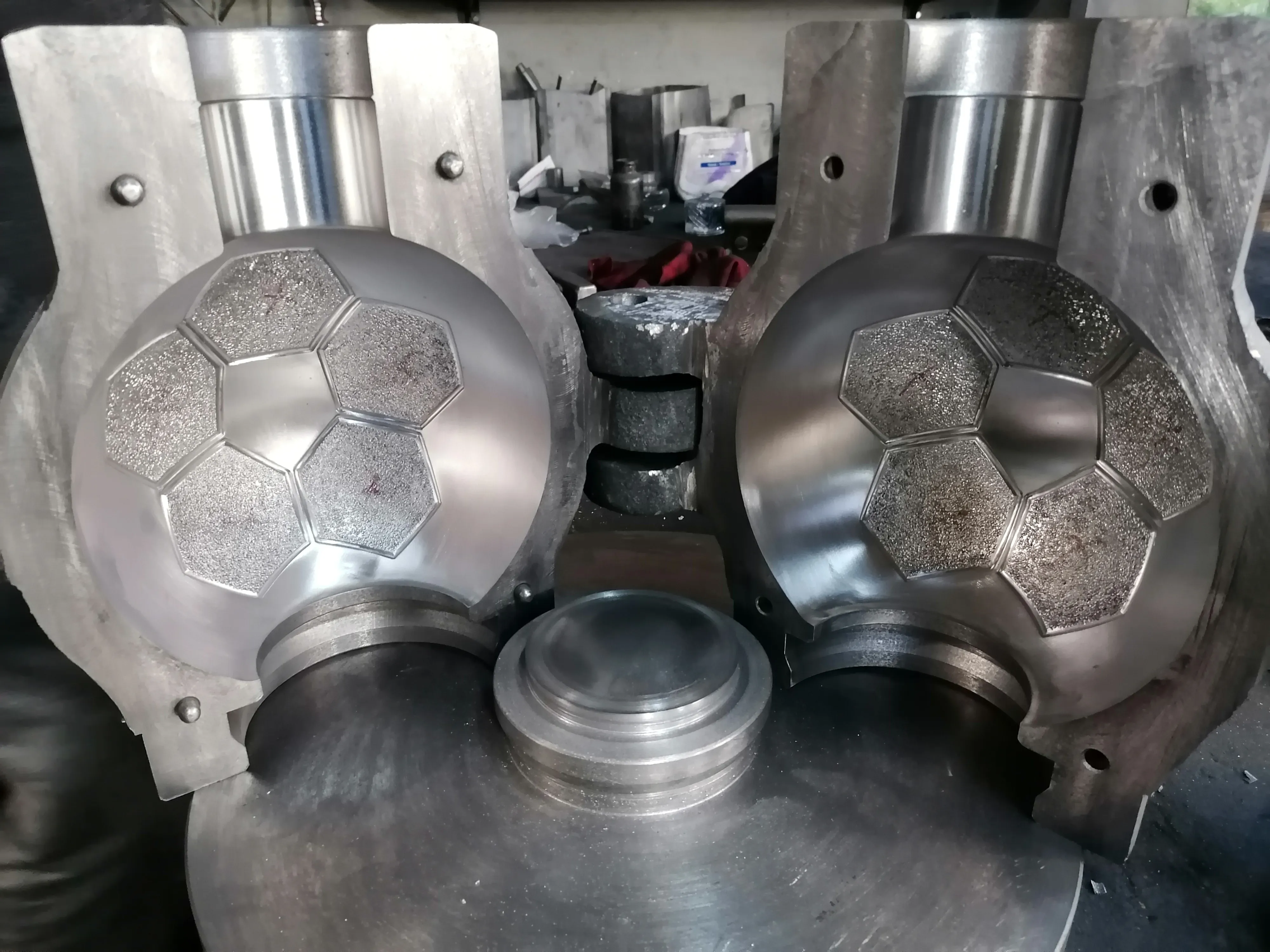 Kozmetik Parfüm Şişesi Cam Üfleme Kalıbı İmalatı